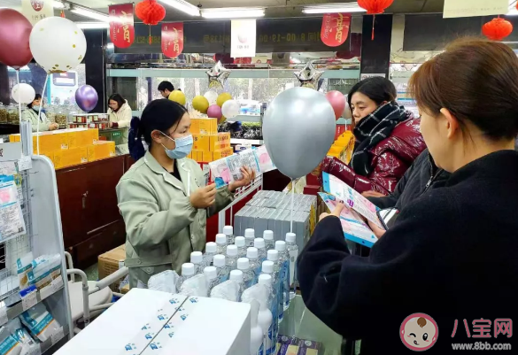 戴什么口罩可以預防新型冠狀病毒肺炎  戴口罩能否防住冠狀病毒