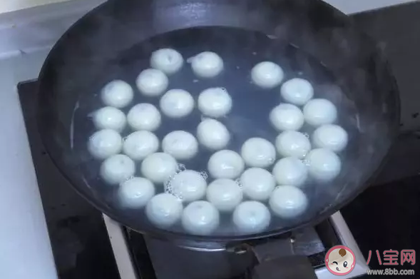 湯圓是冷水煮還是熱水煮 元宵節(jié)吃湯圓怎么煮好吃