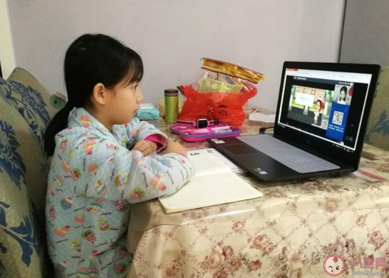 老師直播上課的三個(gè)階段 老師直播上課要做好哪些準(zhǔn)備