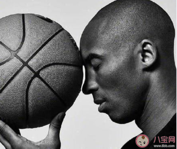 科比生前短信說了什么 科比生前最后一條短信發(fā)給了誰