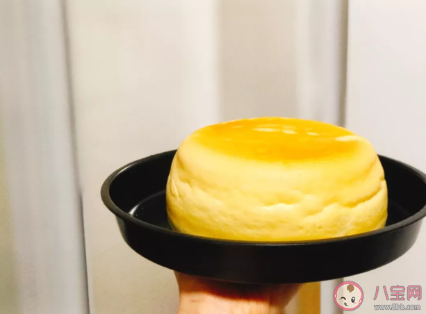 自制蛋糕簡(jiǎn)易做法 電飯鍋?zhàn)鲎詈?jiǎn)單的蛋糕