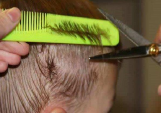 孩子不肯理發怎么辦 不肯理發怎么讓孩子順利配合