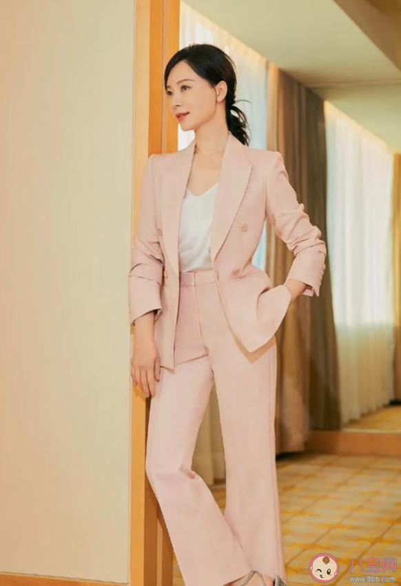 《完美關系》斯黛拉陳數職場西裝穿搭技巧 《完美關系》陳數職場穿搭盤點