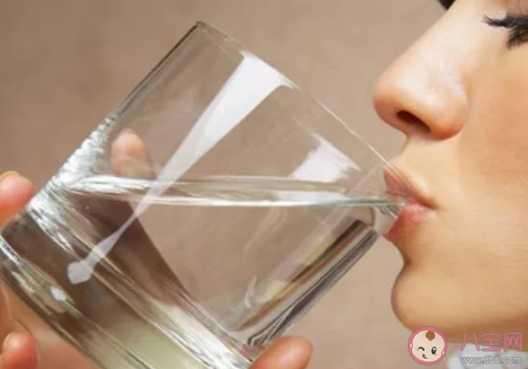 喝水能減肥嗎 多喝水減肥有用嗎