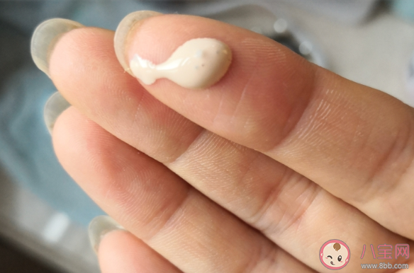 蘭芝水光粉底液怎么樣 蘭芝水光粉底液試用測評