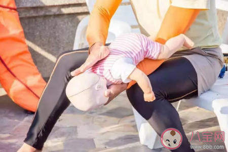 8個月寶寶嗆奶是什么原因 要怎么緩解寶寶嗆奶 8個月寶寶嗆奶是什么原因 要怎么緩解寶寶嗆奶