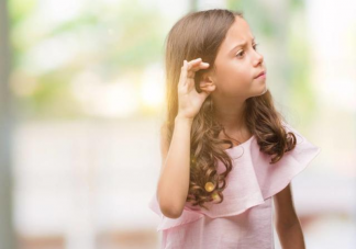 哪些行為會損傷寶寶聽力 孩子聽力出現(xiàn)哪些問題要及時就醫(yī)