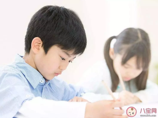 如何培養孩子的獨處能力 怎么讓孩子學會獨處2020