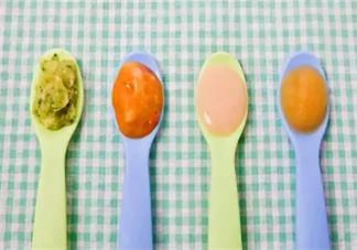 給孩子添加輔食要注意什么 什么時候給孩子吃第一口輔食