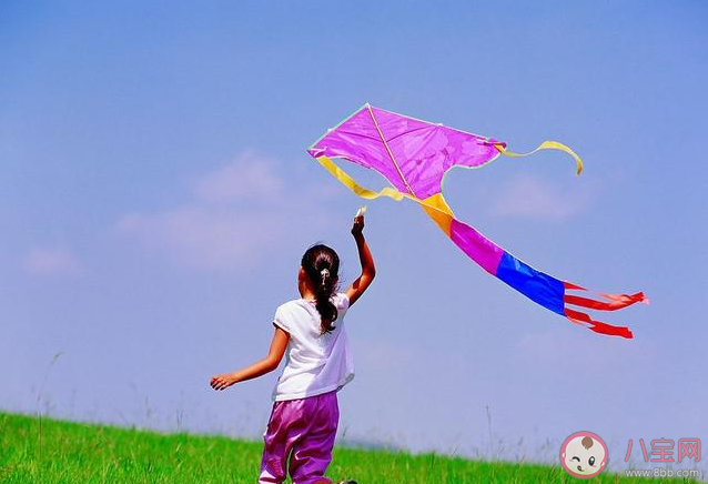 2020帶孩子放風箏的朋友圈說說 帶孩子放風箏的朋友圈句子 2020帶孩子放風箏的朋友圈說說 帶孩子放風箏的朋友圈句子