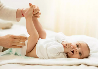 剛出生的嬰兒尿不濕用的多嗎  剛出生的嬰兒一天用多少尿不濕