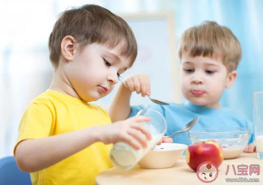 配方奶不同牌子有什么不同 如何替換不同牌子的配方奶 配方奶不同牌子有什么不同 如何替換不同牌子的配方奶