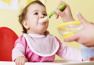 寶寶穿別人的舊衣服好嗎  什么樣的舊衣服寶寶不能穿