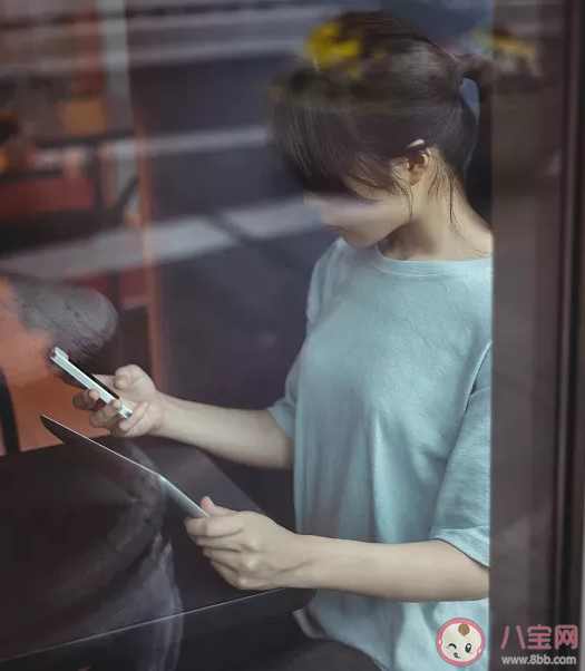 會介意另一半翻看手機嗎 另一半堅持要看手機怎么辦