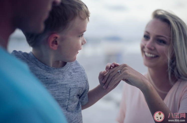 聰明父母和笨父母有什么區別 如何做一個聰明有智慧的父母