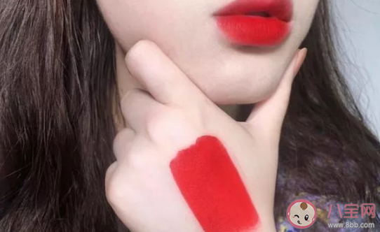 霧面口紅和鏡面口紅哪個好用  分別適合不同人群