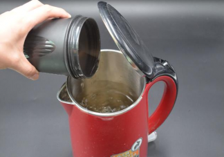 經常喝電熱水壺的水好不好 喝電熱水壺燒的水對身體有危害嗎