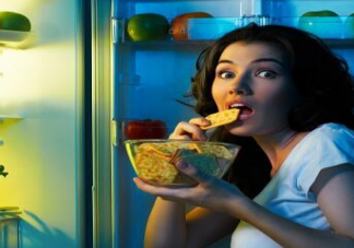 餓著肚子睡覺有什么危害 睡前飲食要注意什么