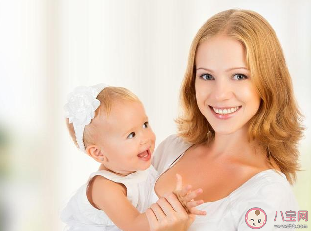 為什么寶寶喜歡豎抱 豎抱會影響寶寶的脊柱發育嗎