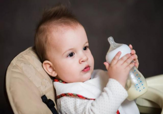 轉(zhuǎn)奶分為哪些情況 關(guān)于寶寶轉(zhuǎn)奶的幾大誤區(qū)