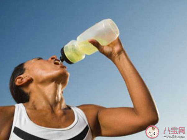 跑步多長時間以上需要補水 在跑步前補水好還是在跑步后補水好