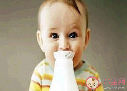 寶寶斷奶之后喝什么最好 寶寶幾個月就可以開始斷奶了