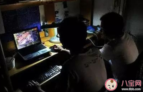 大學第一次通宵的經歷是什么 大學第一次通宵的故事