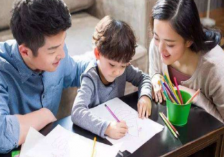 寶寶上小班家長應該教什么  小班的寶寶家長可以教英語嗎