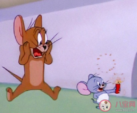 你至今保留的孩子氣行為有哪些 現(xiàn)在還會(huì)有哪些孩子氣的表現(xiàn)