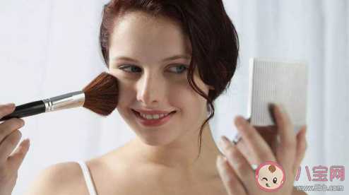 干皮上妝前用抹妝前乳嗎 干皮如何畫出清潤底妝 干皮上妝前用抹妝前乳嗎 干皮如何畫出清潤底妝