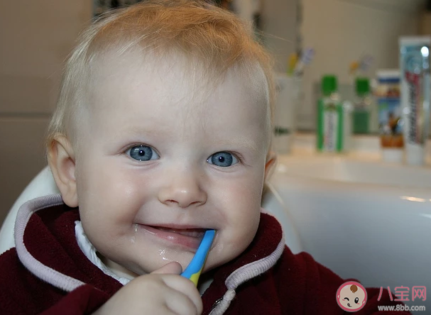 寶寶換牙長歪了怎么辦 換牙期間哪幾個問題要重視