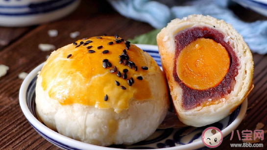 蛋黃酥為什么會破酥  蛋黃酥破酥是什么原因