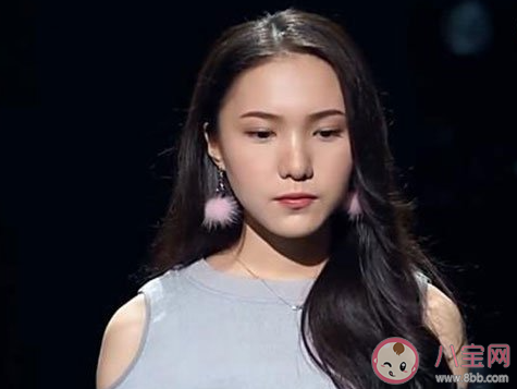 在春天種下愛情到了秋天收割回憶是什么歌 《夢患》完整歌詞在線試聽