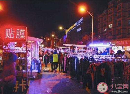 擺地攤賣什么容易賺錢 地攤在哪里擺人最多掙錢快