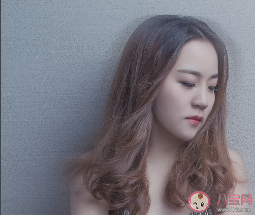 抖音為什么一定要為結婚結婚呢是什么歌 《為什么一定要聽話呢》完整歌詞分享