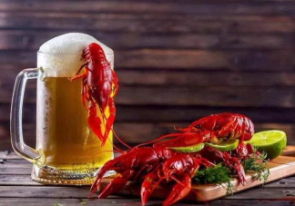 小龍蝦配冰啤對腸胃有影響嗎 夏天吃小龍蝦要注意什么