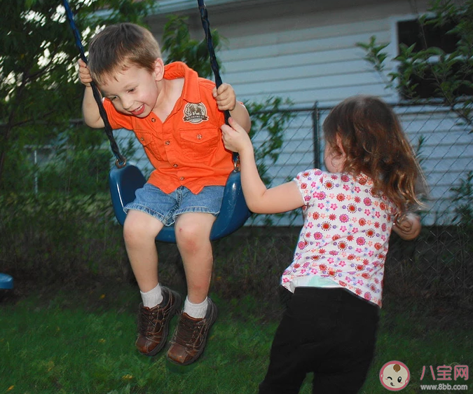 夏天適合陪孩子做什么 適合夏天和孩子做的50件小事 夏天適合陪孩子做什么 適合夏天和孩子做的50件小事