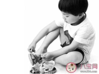 1-3歲的寶寶鞋子如何選擇 給寶寶選擇鞋子要注意些什么