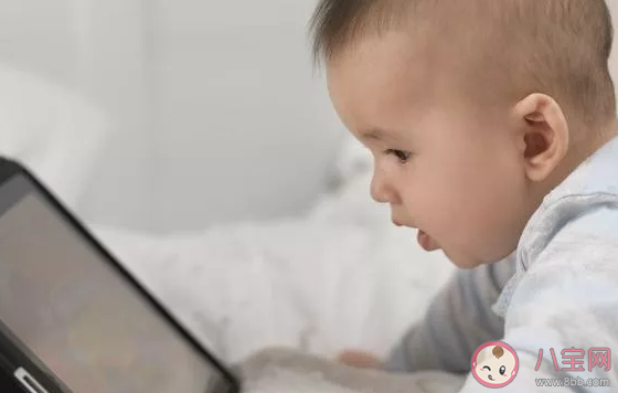 保護孩子視力需要遠離電子產品嗎 影響孩子視力的因素