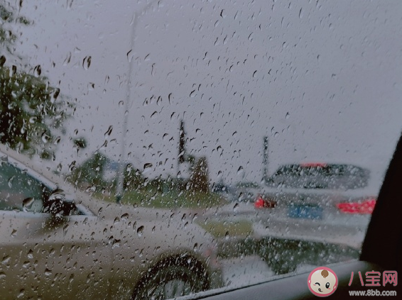 每天下雨該怎么發朋友圈 天天下雨好煩的朋友圈說說