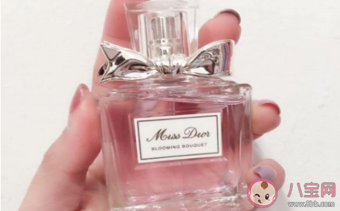 適合20歲女人的香水 什么香水適合20歲女人 適合20歲女人的香水 什么香水適合20歲女人