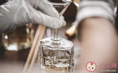 適合20歲女人的香水 什么香水適合20歲女人 適合20歲女人的香水 什么香水適合20歲女人