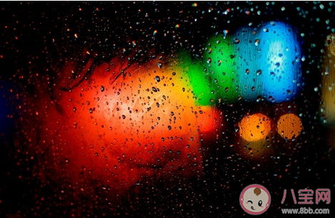 暴雨全身被淋濕了的心情說說 下大暴雨被淋濕了的感慨說說