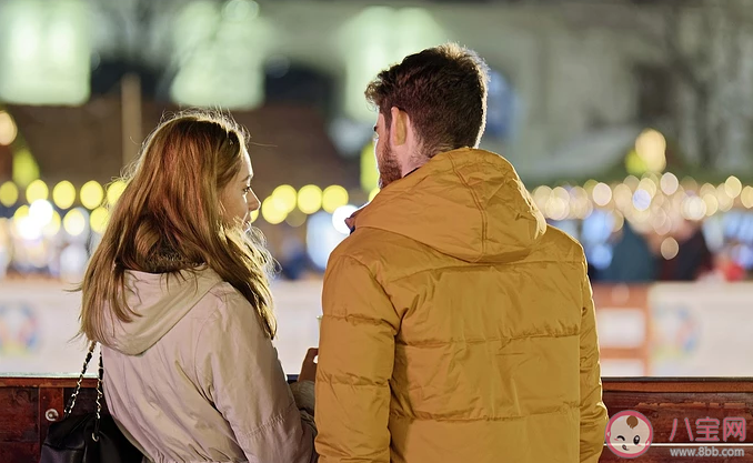 怎么追一個不喜歡自己的女生 對你不感興趣的女生會有什么表現 怎么追一個不喜歡自己的女生 對你不感興趣的女生會有什么表現