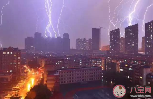 暴雨天朋友圈心情文案分享 關于暴雨天的朋友圈心情說說