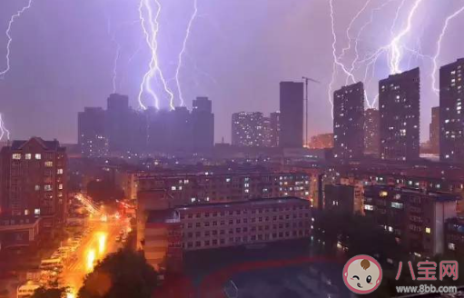 晚上下暴雨的說說 深夜暴雨說說