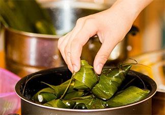 在端午節(jié)自己包粽子吃粽子的朋友圈說說 端午節(jié)包粽子吃粽子發(fā)朋友圈