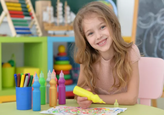 孩子每個(gè)年齡的繪畫特點(diǎn) 孩子學(xué)畫畫有什么好處