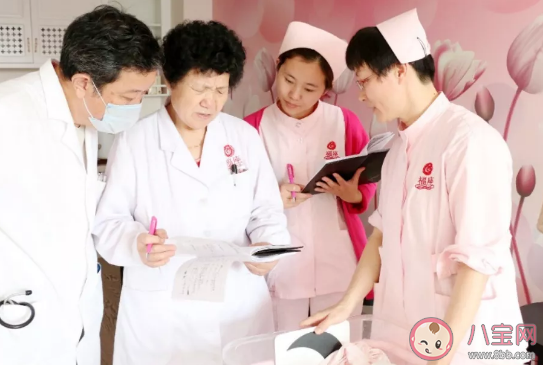 飛機抱一次可以抱多久 新生兒飛機抱一天幾次