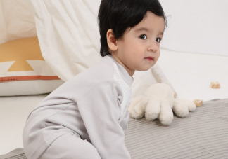 孕婦提前準備寶寶衣服容易早產嗎 孕婦提前準備寶寶衣服有什么講究